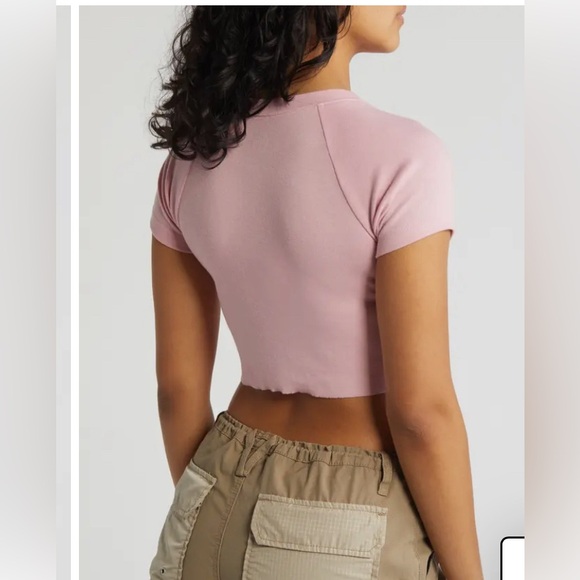 NWT PACSUN arch raglan crop t-shirt. Color: Pink | Size: Medium - Picture 2 of 6